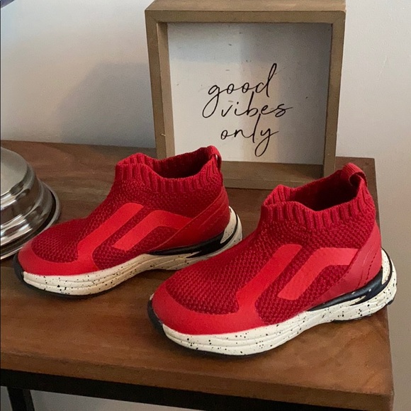 ZARA Red Sock Sneakers for Toddler - Picture 2 of 7